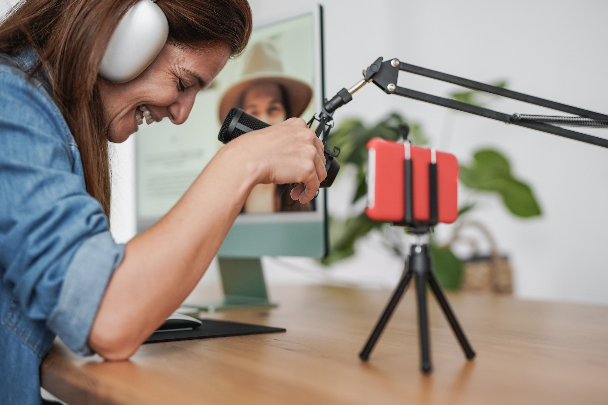 Audio vs. video podcasts – benefits and shortcomings-image